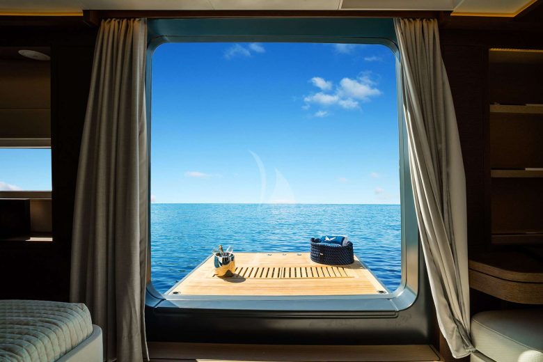 Catamaran_Mariah_Princess_III_stateroom_deck Catamaran_Mariah_Princess_III_stateroom_deck