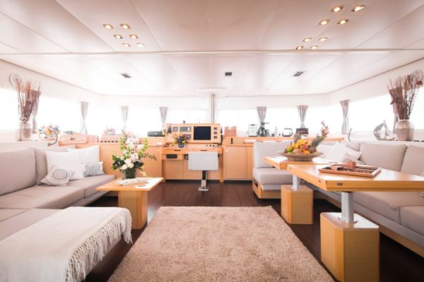 catamaran_foxy_lady_main_salon catamaran_foxy_lady_main_salon