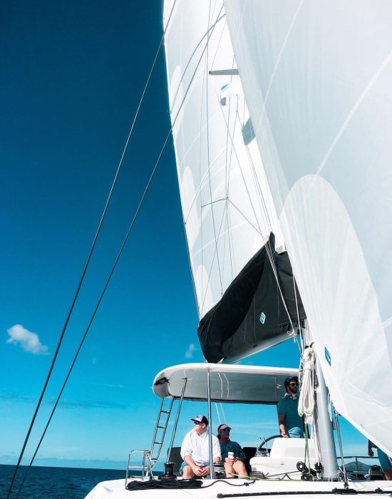 catamaran_scuba_doo_sailing